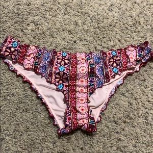 Runched swimsuit bottoms